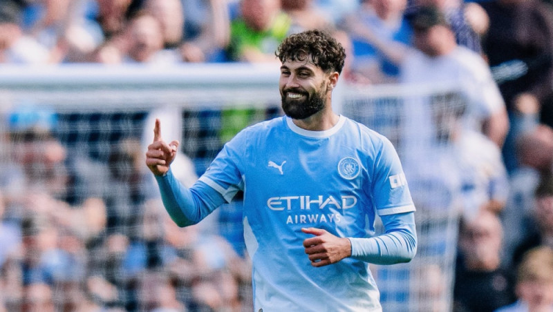 "Man City" ar diviem vēliem vārtiem izlien caur adatas aci