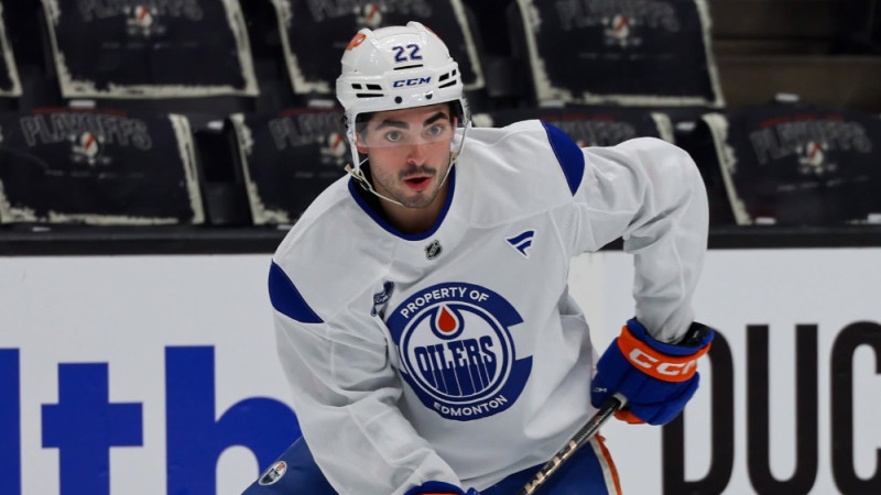 Ar Tralmaku līgumu parakstījusī "Oilers" gatavojas četru savainoto iztrūkumam nometnē