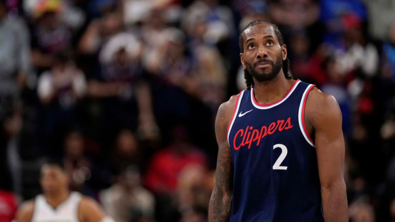 ''Clippers'' saņem pamatīgu triecienu: vai NBA vēsturē bijuši vēl bargāki sodi?