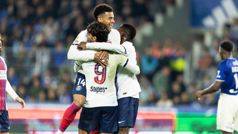 PSG mača izskaņā salauž Strasbūras pretestību un izcīna uzvaru